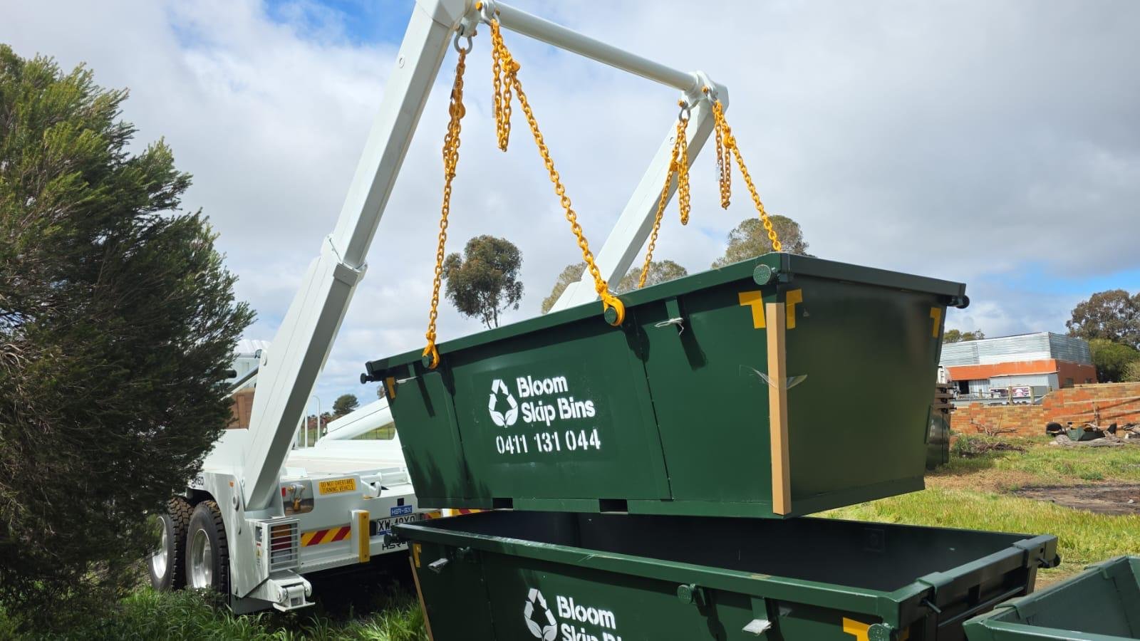 Bloom Skip Bins skip bin delivered to a home driveway in Melbourne's west
